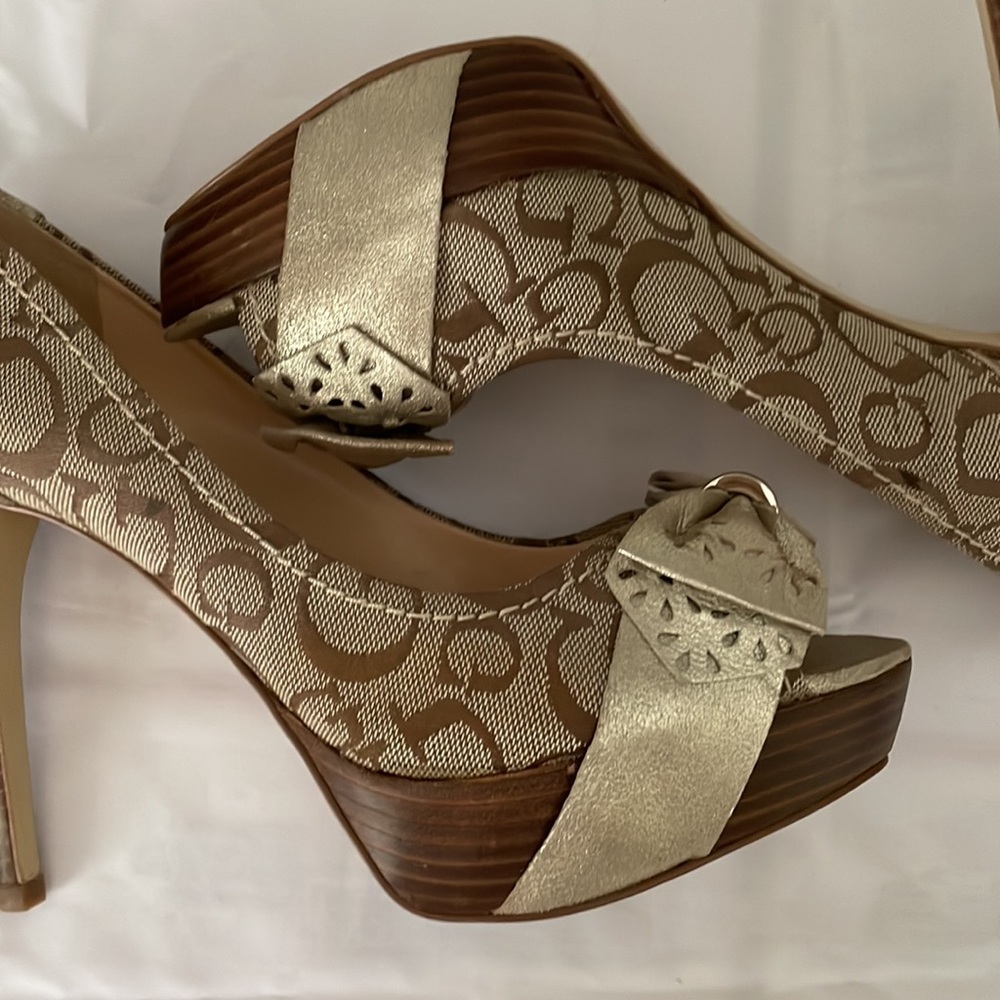 Guess Shoes. Heels. Gold / Tan color. Size 9M. Great used condition.